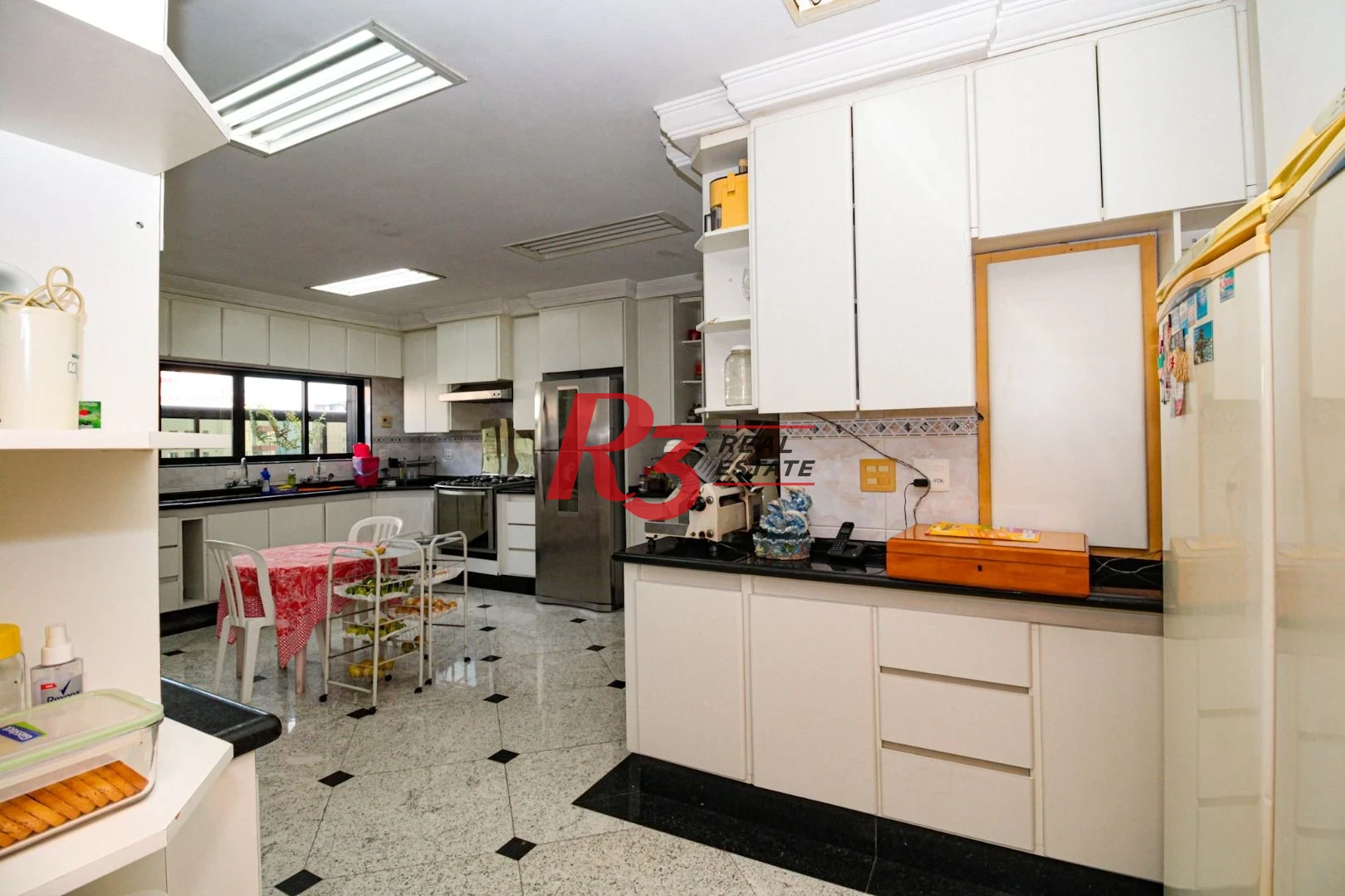 Cobertura com 4 dormitórios à venda, 800 m² por R$ 4.000.000,00 - Vila Guilhermina - Praia Grande/SP
