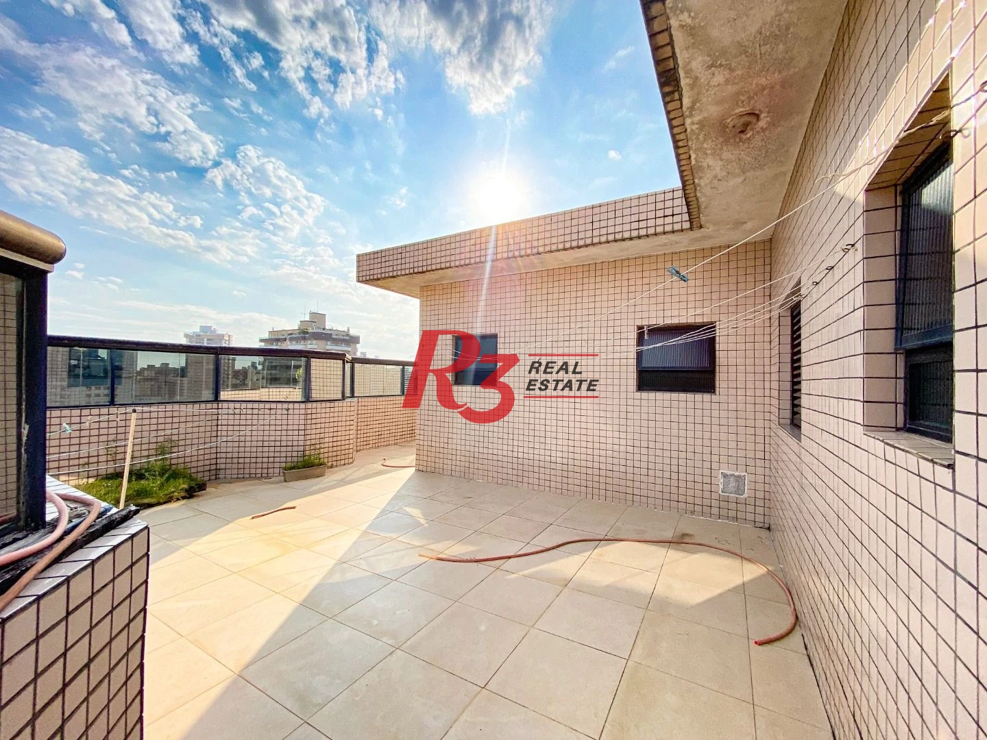 Cobertura com 4 dormitórios à venda, 800 m² por R$ 4.000.000,00 - Vila Guilhermina - Praia Grande/SP