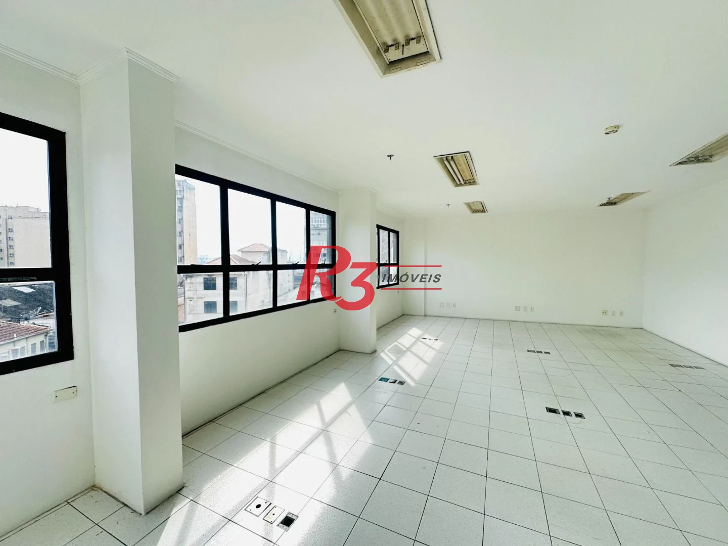 Sala, 76 m² - venda por R$ 300.000,00 ou aluguel por R$ 3.000,00/mês - Centro - Santos/SP