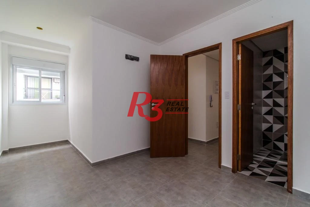 Sobrado com 3 dormitórios à venda, 191 m² por R$ 950.000,00 - Campo Grande - Santos/SP