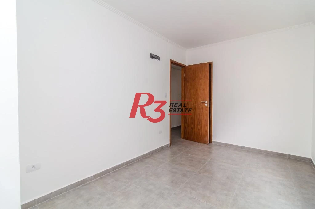 Sobrado com 3 dormitórios à venda, 191 m² por R$ 950.000,00 - Campo Grande - Santos/SP