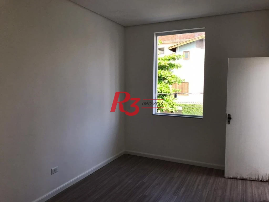 Sobrado à venda, 116 m² por R$ 690.000,00 - Gonzaga - Santos/SP