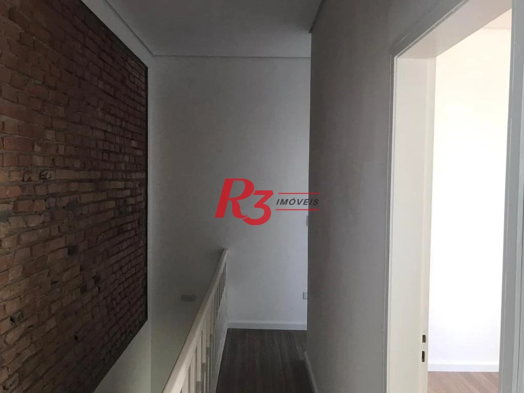 Sobrado à venda, 116 m² por R$ 690.000,00 - Gonzaga - Santos/SP