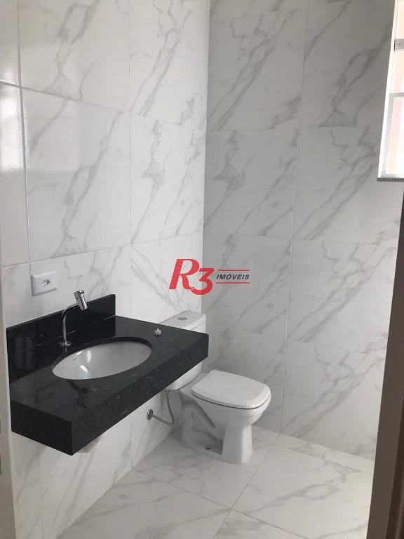 Sobrado à venda, 116 m² por R$ 690.000,00 - Gonzaga - Santos/SP