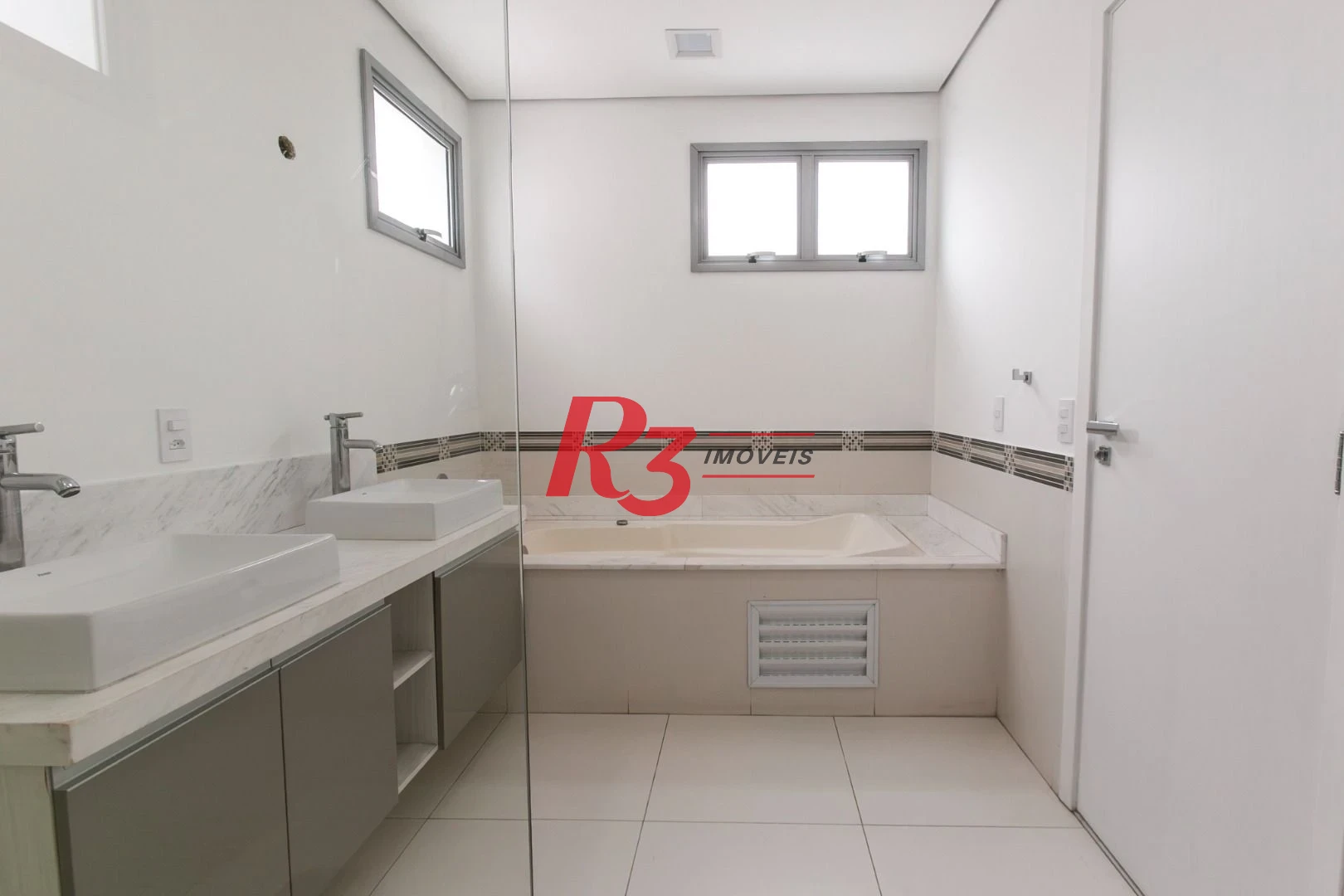 Apartamento com 4 dormitórios para alugar, 265 m² por R$ 25.000,00/mês - Boqueirão - Santos/SP
