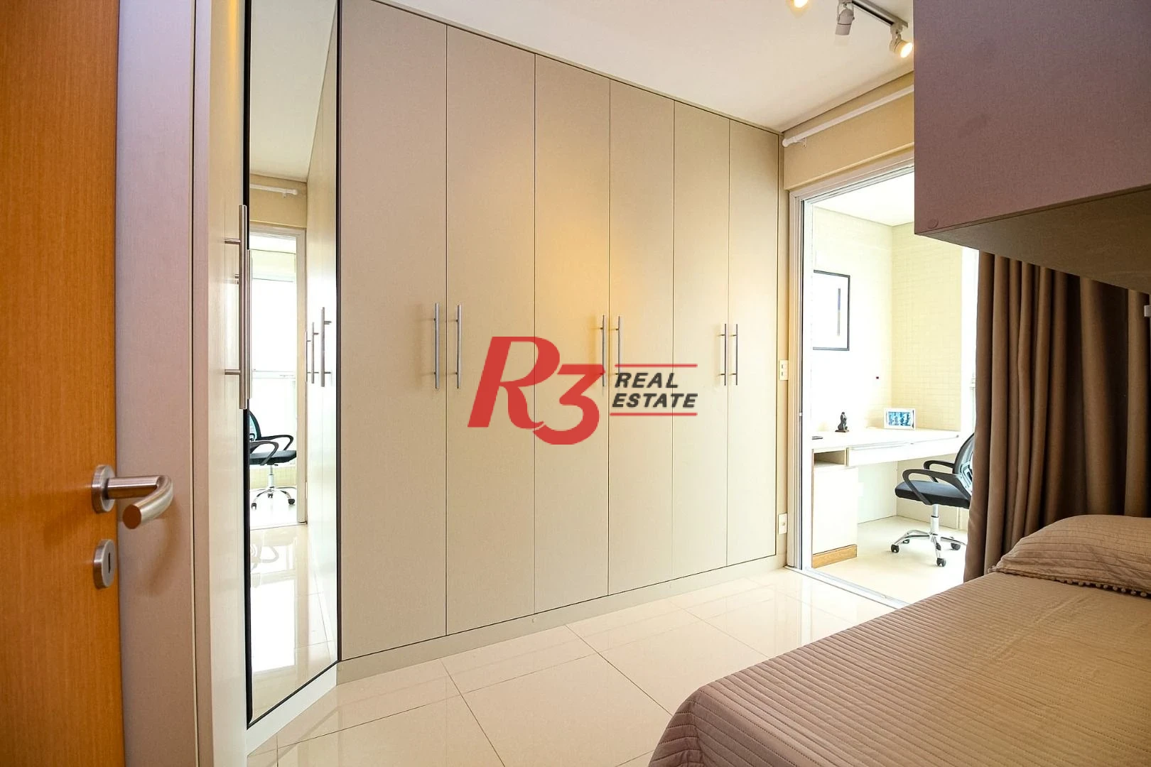 Apartamento com 3 dormitórios à venda, 170 m² por R$ 2.490.000,00 - Boqueirão - Santos/SP