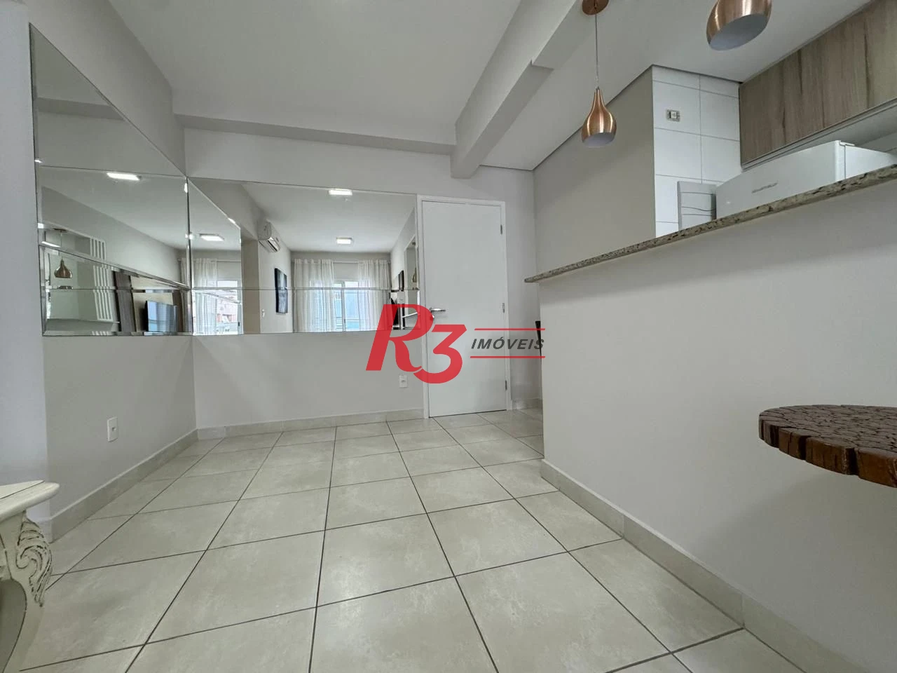 Apartamento com 1 dormitório para alugar, 50 m² por R$ 5.800,00/mês - Gonzaga - Santos/SP