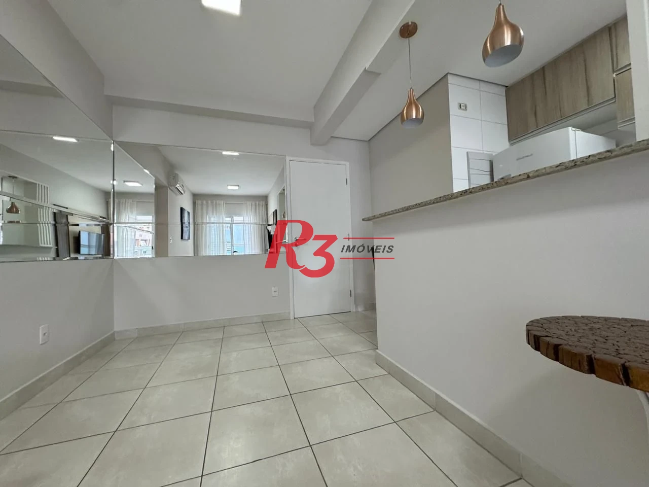 Apartamento com 1 dormitório para alugar, 50 m² por R$ 5.800,00/mês - Gonzaga - Santos/SP