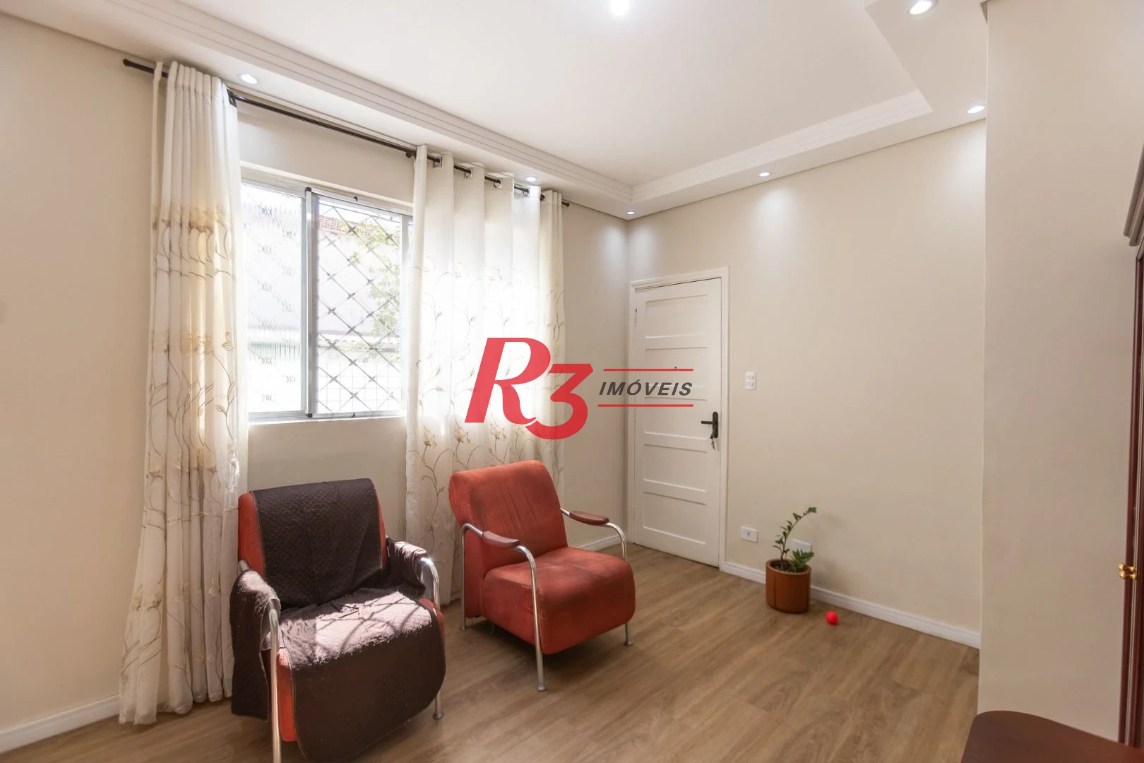 Apartamento com 2 dormitórios à venda, 67 m² por R$ 470.000,00 - Gonzaga - Santos/SP