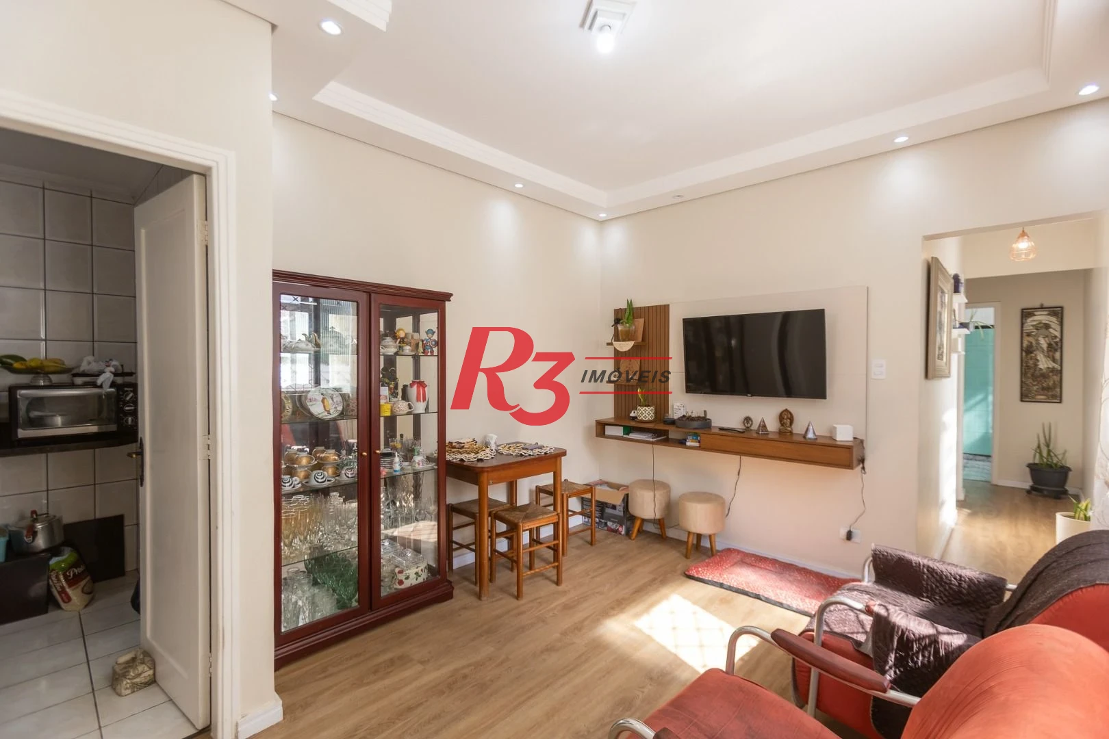 Apartamento com 2 dormitórios à venda, 67 m² por R$ 470.000,00 - Gonzaga - Santos/SP
