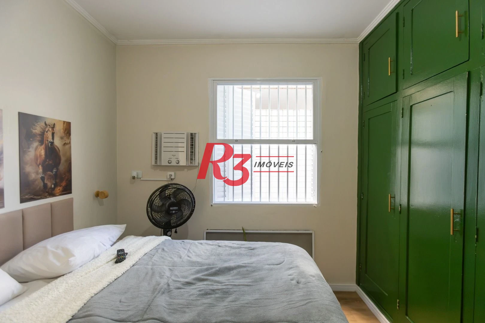 Apartamento com 2 dormitórios à venda, 67 m² por R$ 470.000,00 - Gonzaga - Santos/SP