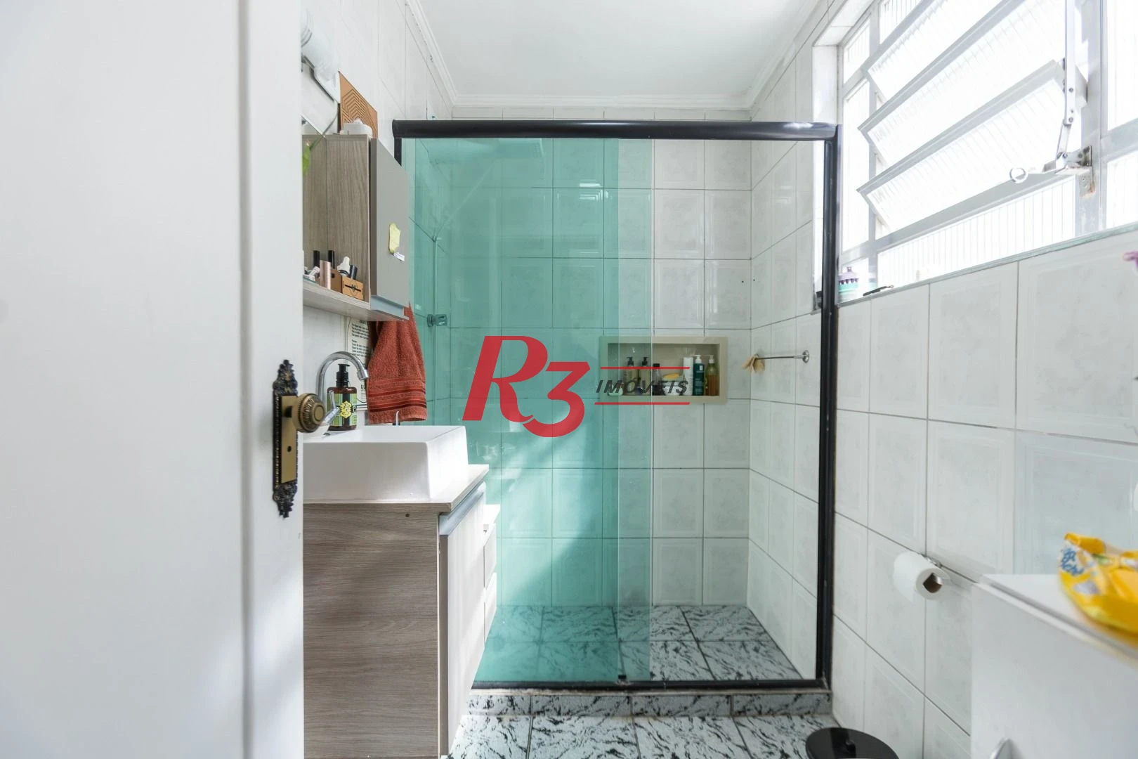 Apartamento com 2 dormitórios à venda, 67 m² por R$ 470.000,00 - Gonzaga - Santos/SP