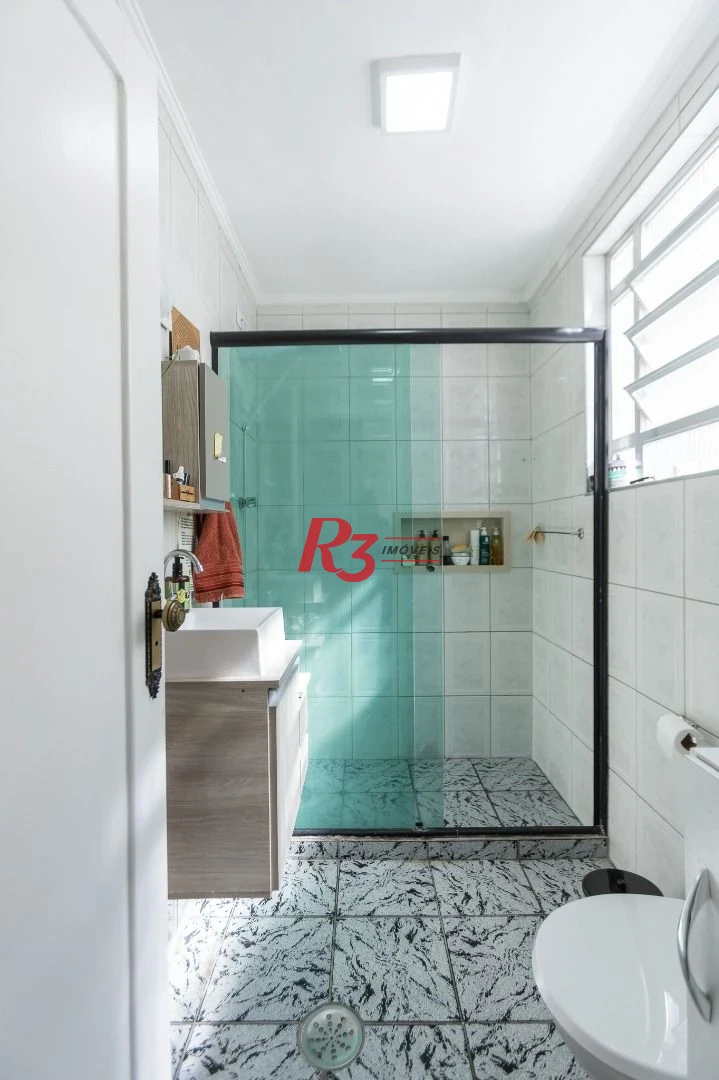 Apartamento com 2 dormitórios à venda, 67 m² por R$ 470.000,00 - Gonzaga - Santos/SP