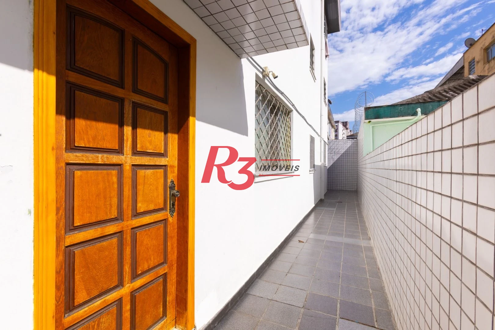 Apartamento com 2 dormitórios à venda, 67 m² por R$ 470.000,00 - Gonzaga - Santos/SP