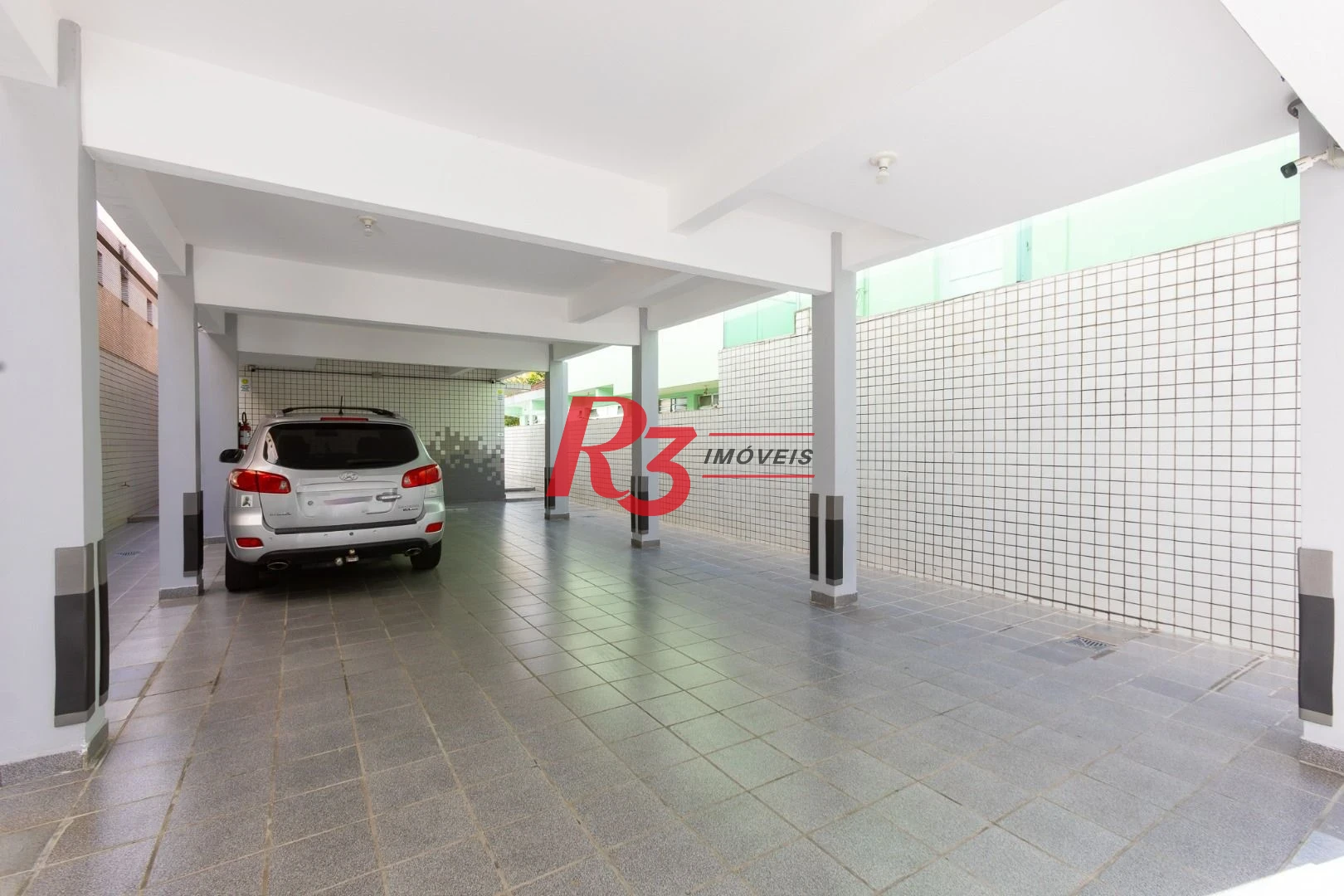Apartamento com 2 dormitórios à venda, 67 m² por R$ 470.000,00 - Gonzaga - Santos/SP