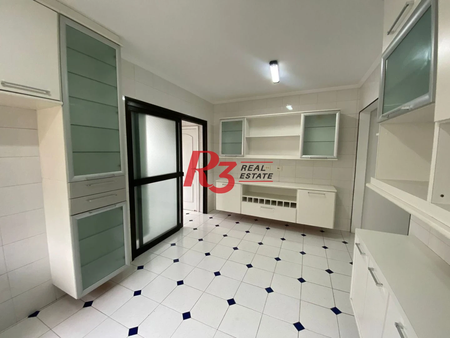 Apartamento com 3 dormitórios para alugar, 179 m² por R$ 11.000,02/mês - Gonzaga - Santos/SP
