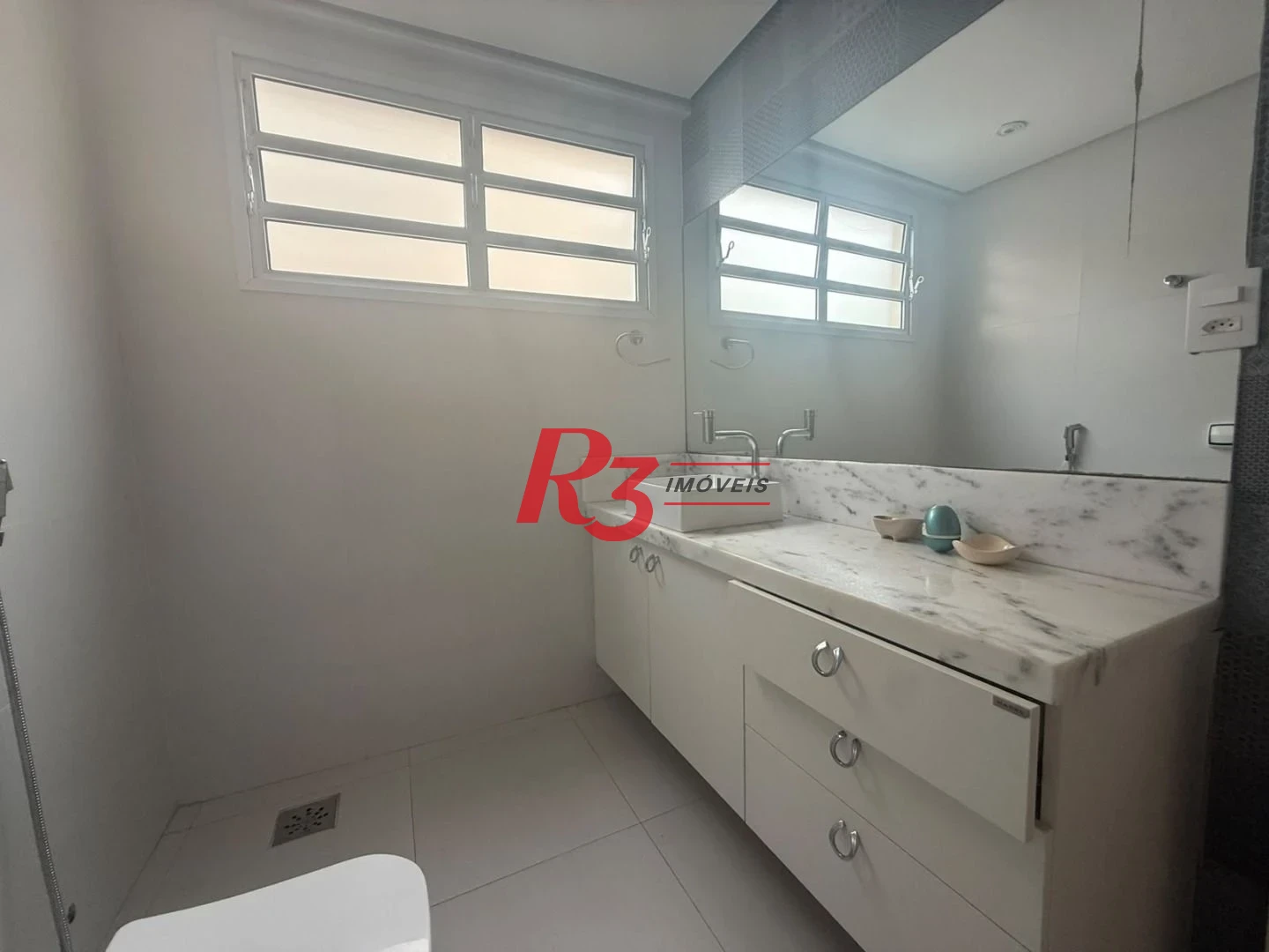 Apartamento com 3 dormitórios à venda, 194 m² por R$ 1.800.000,00 - Vila Matias - Santos/SP