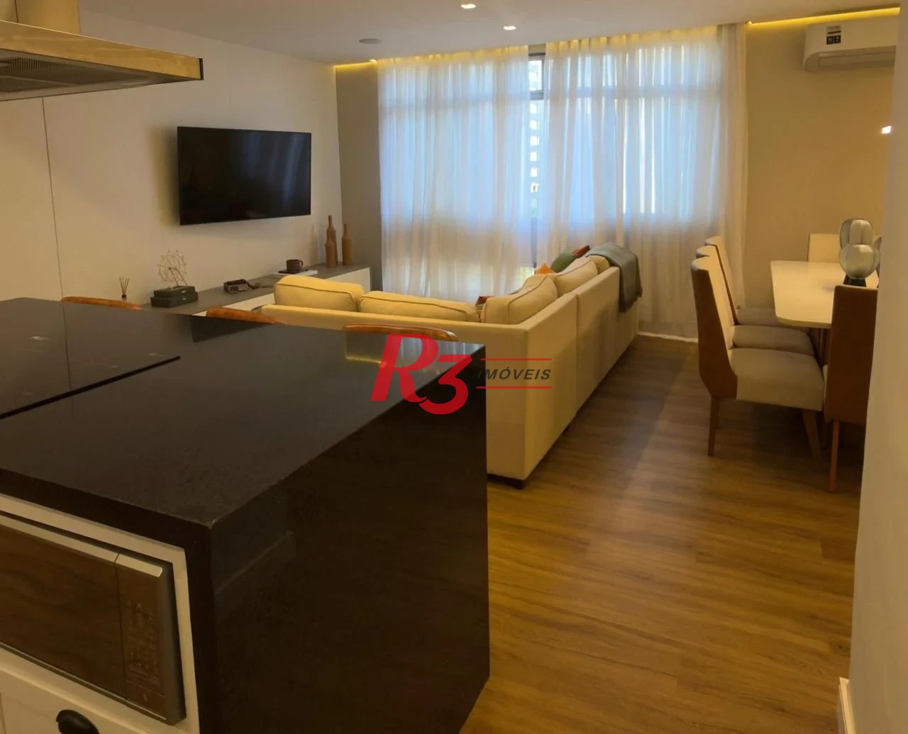 Apartamento com 3 dormitórios à venda, 133 m² por R$ 1.300.000,00 - Gonzaga - Santos/SP