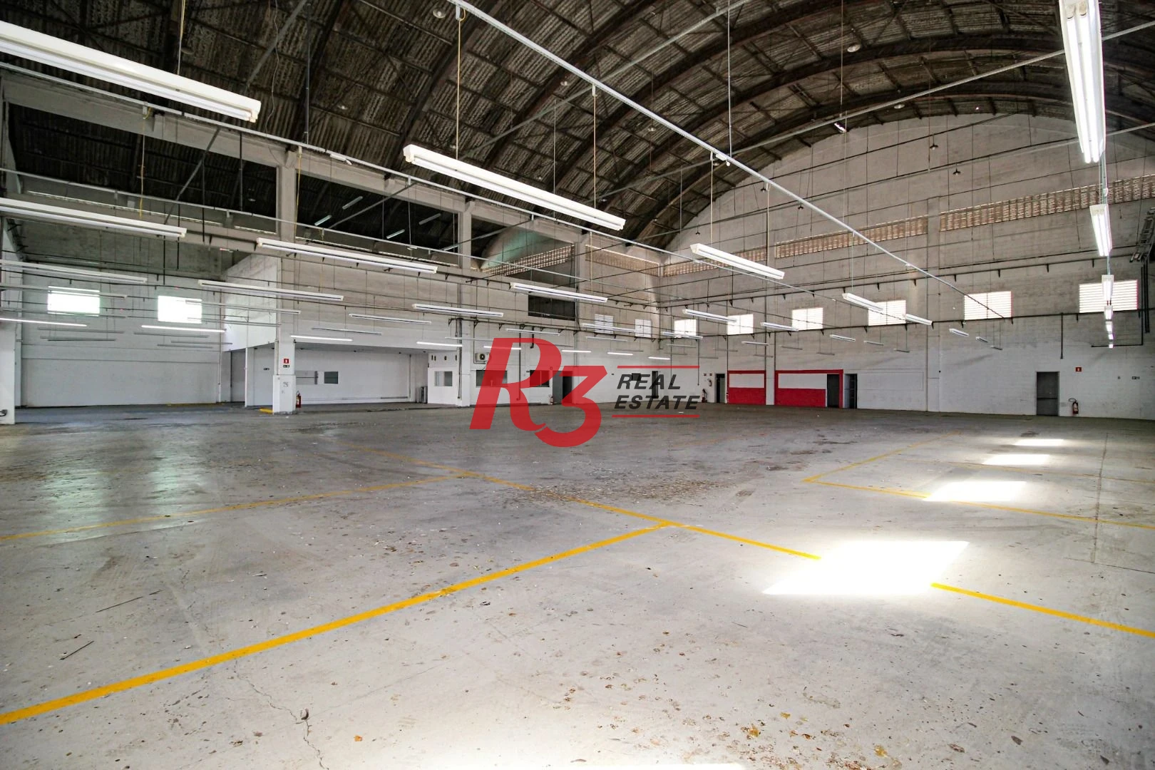Loja para alugar, 3755 m² por R$ 90.180,01/mês - Macuco - Santos/SP