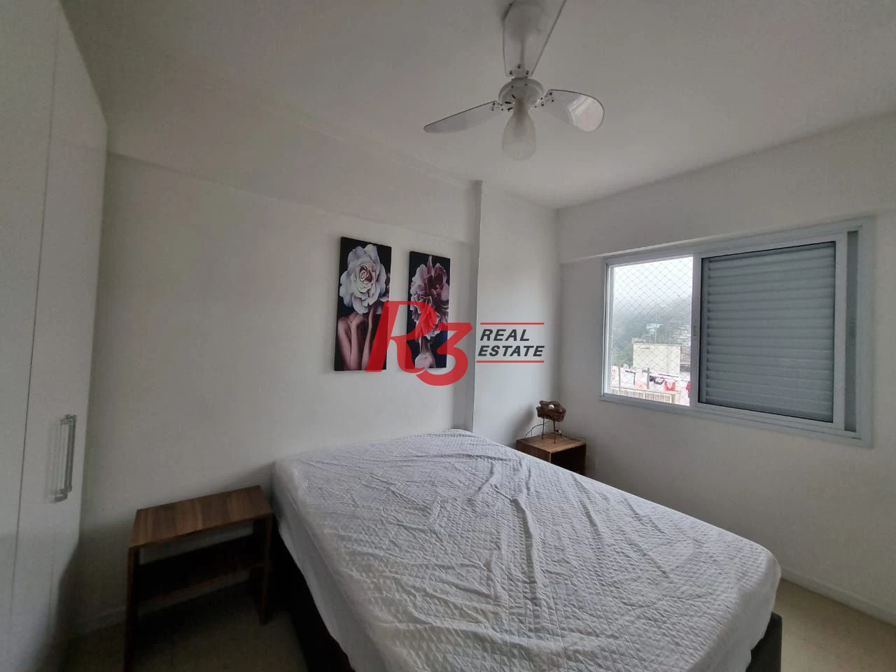 Oportunidade à venda no José Menino! Porteira fechada, 2 quartos,sacada vista livre,  1 vaga, lazer com piscina e academia, andar alto, portaria 24h!