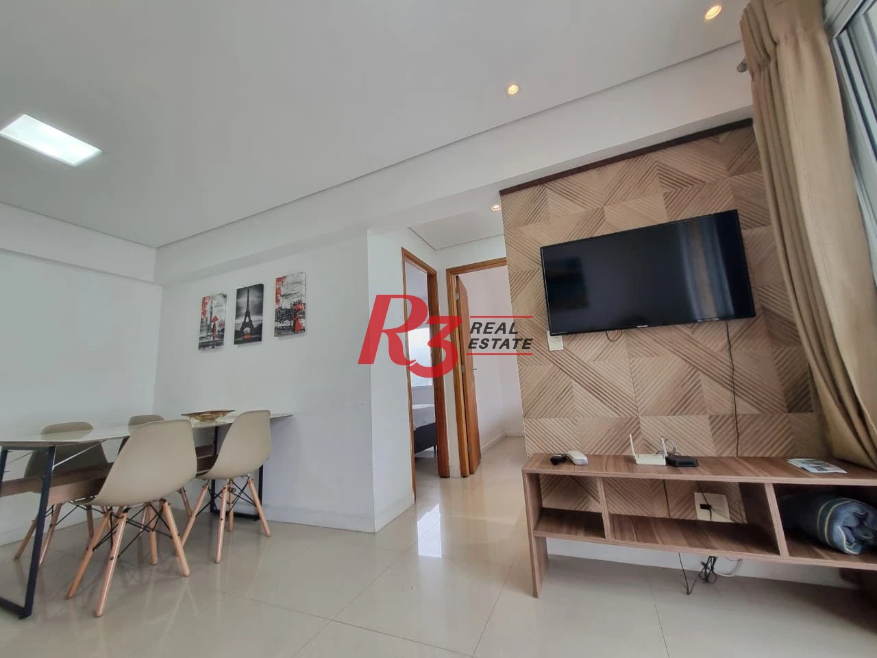 Oportunidade à venda no José Menino! Porteira fechada, 2 quartos,sacada vista livre,  1 vaga, lazer com piscina e academia, andar alto, portaria 24h!