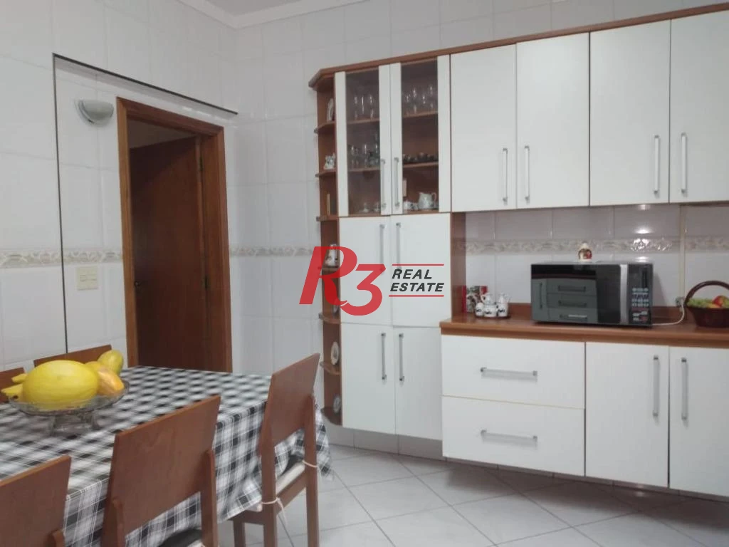 Casa Tríplex  à venda com 4 dormitórios, piscina, churrasqueira,  237 m² - Campo Grande - Santos/SP