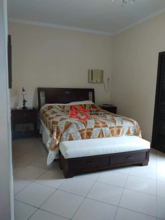 Casa Tríplex  à venda com 4 dormitórios, piscina, churrasqueira,  237 m² - Campo Grande - Santos/SP