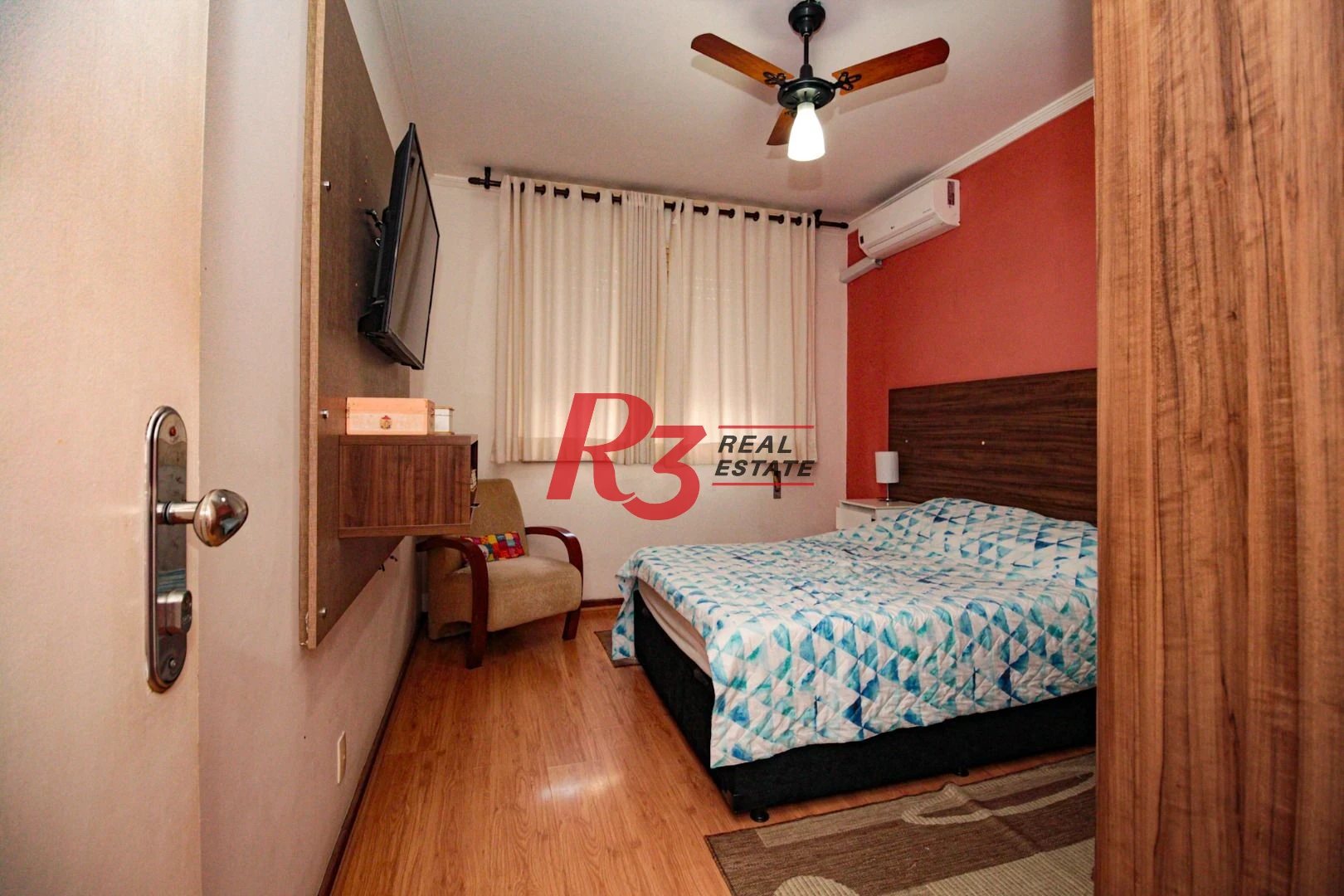 Apartamento com 2 dormitórios à venda, 109 m² por R$ 650.000,00 - José Menino - Santos/SP