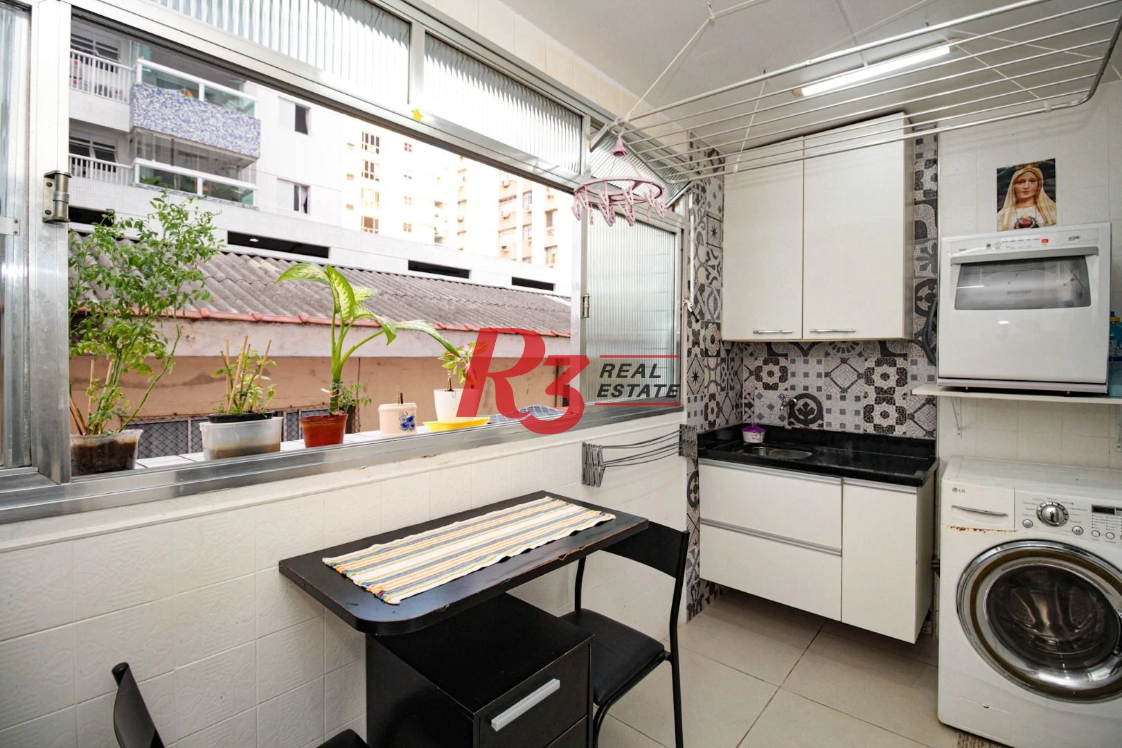 Apartamento com 2 dormitórios à venda, 109 m² por R$ 650.000,00 - José Menino - Santos/SP