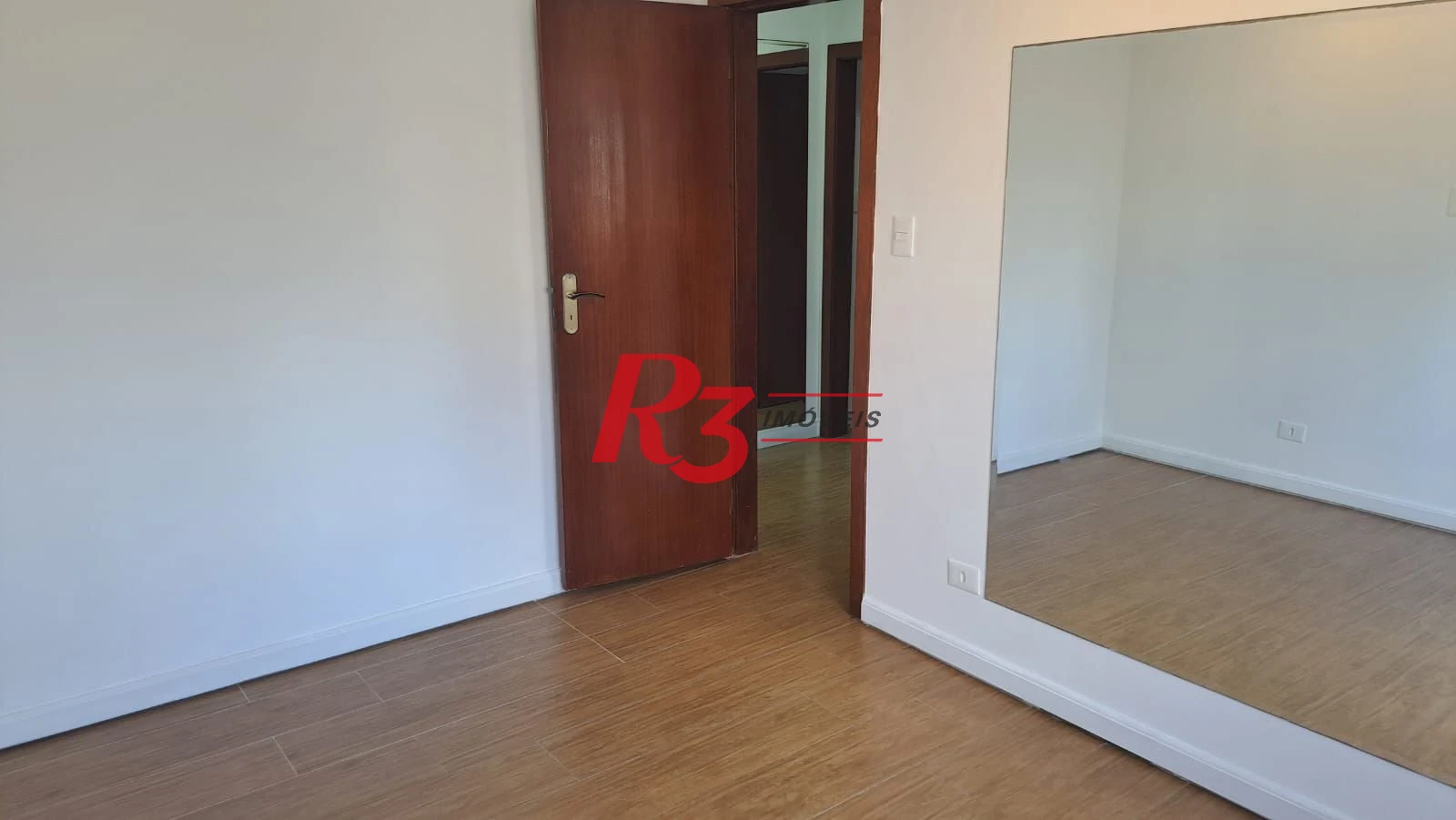 Apartamento com 3 dormitórios à venda, 184 m² por R$ 980.000,00 - Gonzaga - Santos/SP