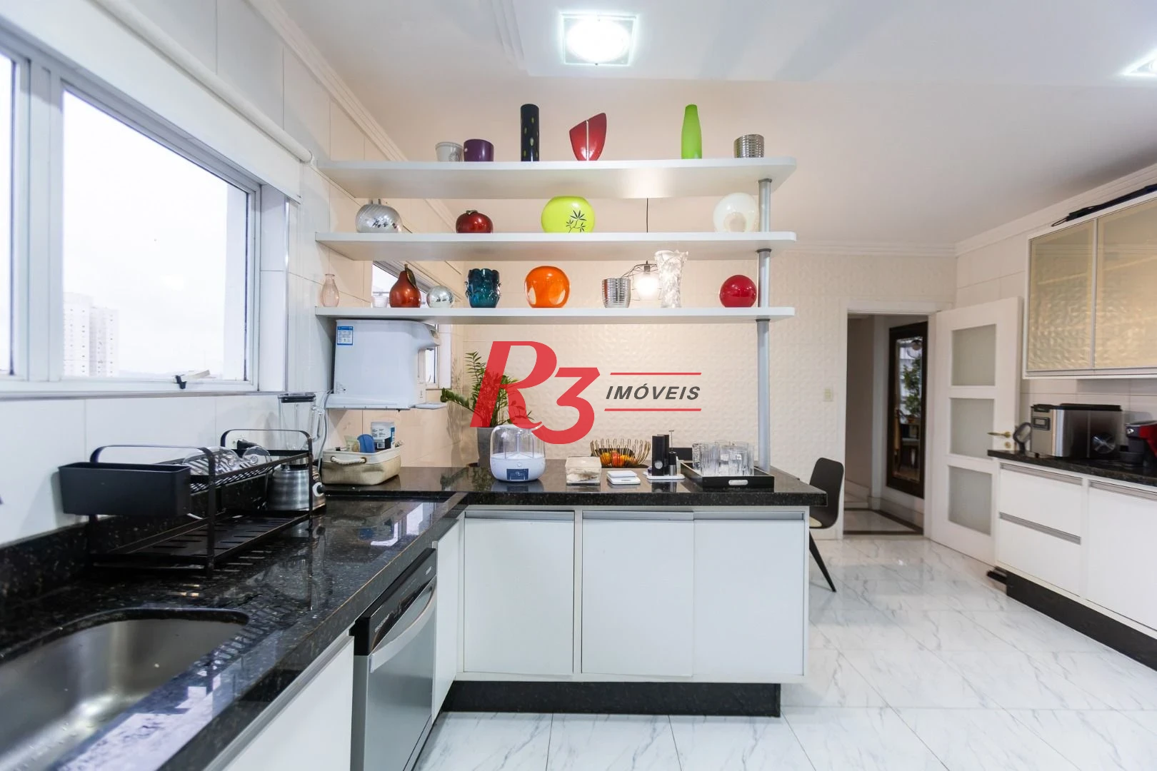 Apartamento com 3 dormitórios à venda, 210 m² por R$ 1.915.000,00 - Embaré - Santos/SP