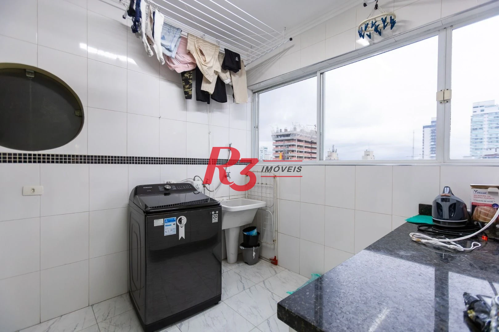 Apartamento com 3 dormitórios à venda, 210 m² por R$ 1.915.000,00 - Embaré - Santos/SP