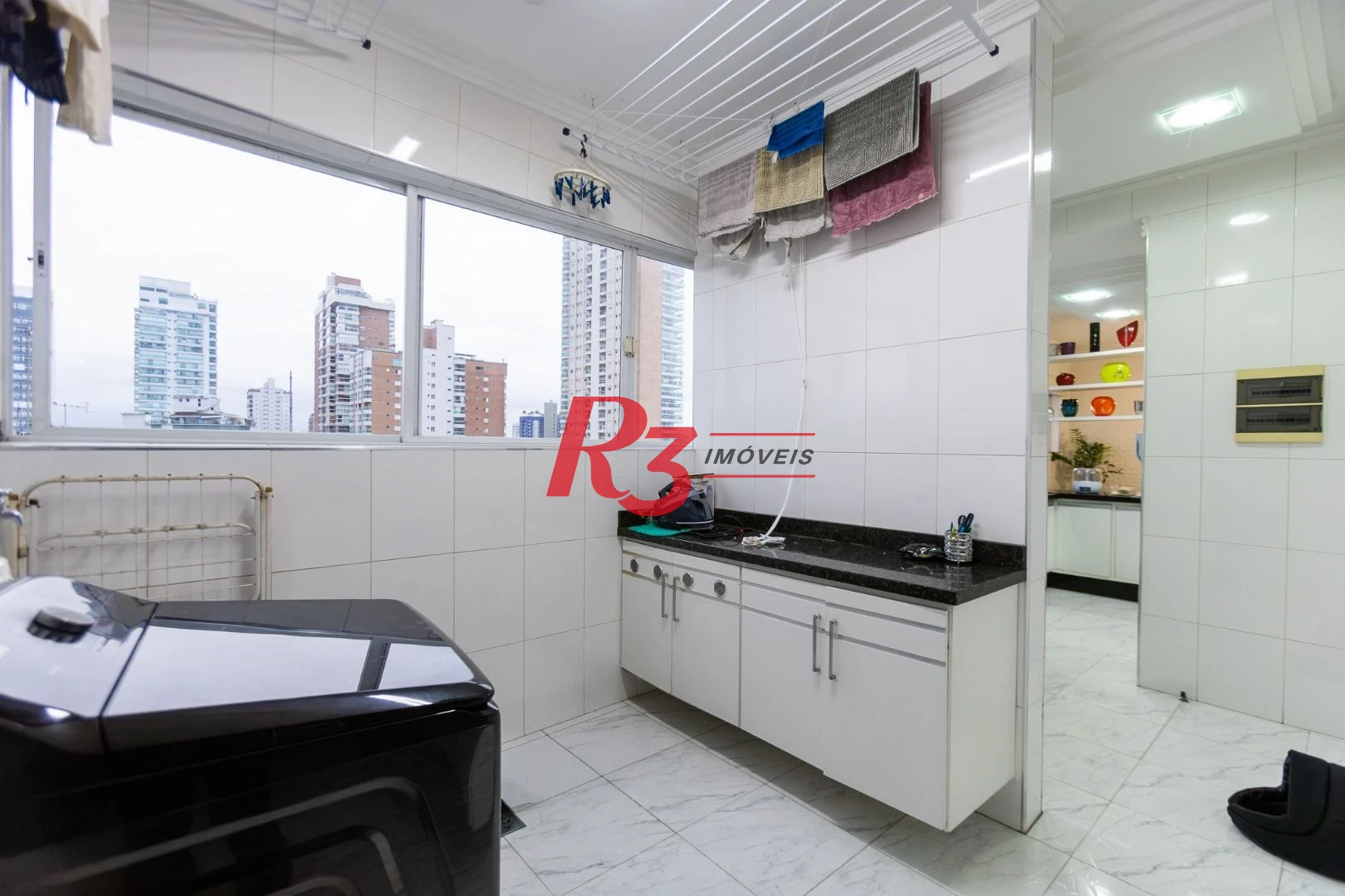 Apartamento com 3 dormitórios à venda, 210 m² por R$ 1.915.000,00 - Embaré - Santos/SP