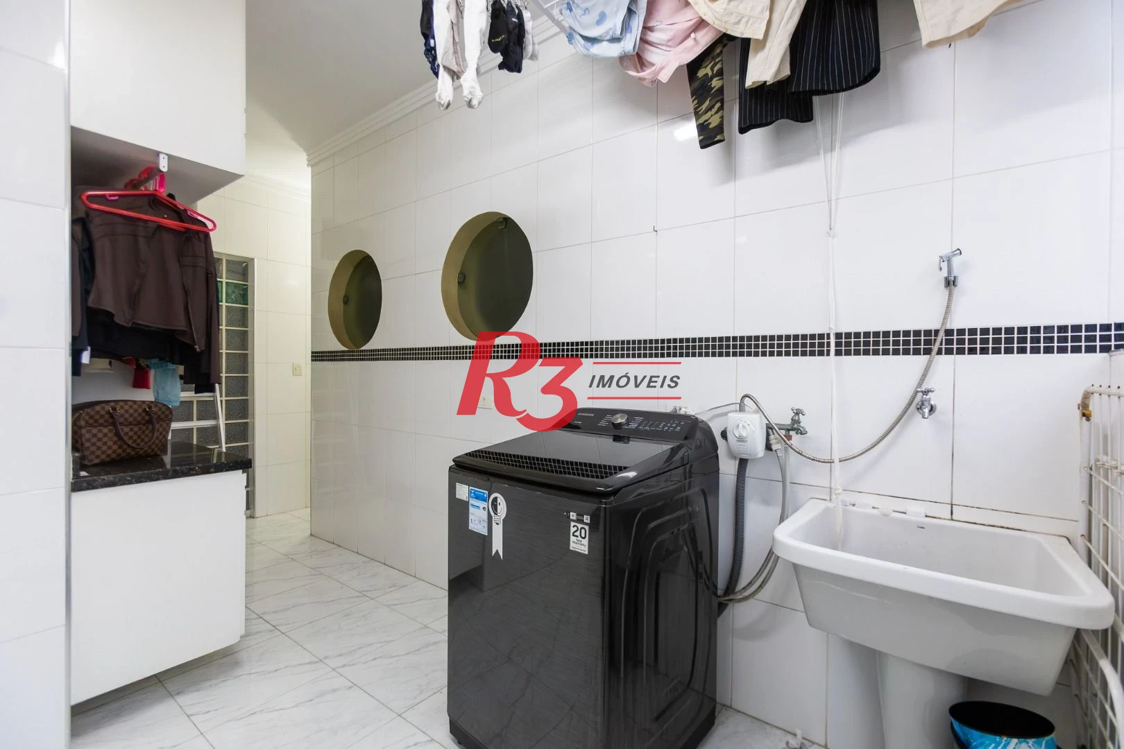 Apartamento com 3 dormitórios à venda, 210 m² por R$ 1.915.000,00 - Embaré - Santos/SP