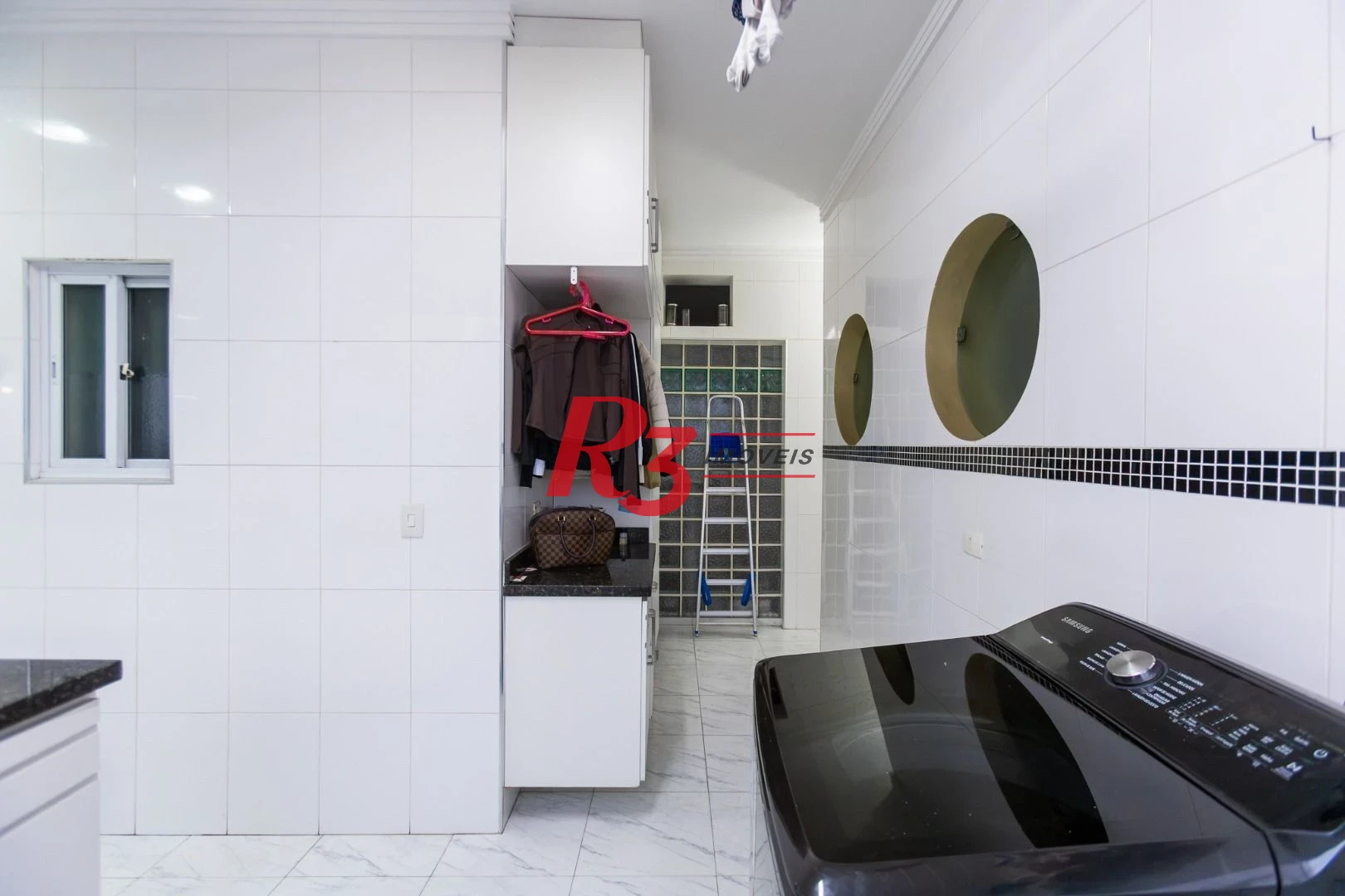 Apartamento com 3 dormitórios à venda, 210 m² por R$ 1.915.000,00 - Embaré - Santos/SP