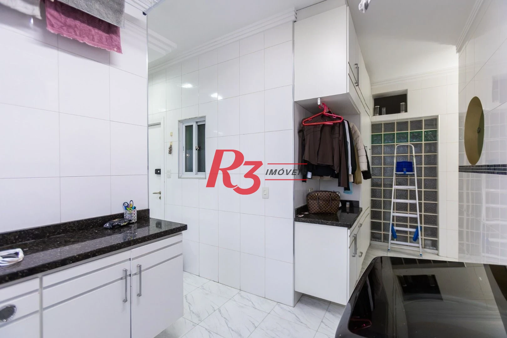 Apartamento com 3 dormitórios à venda, 210 m² por R$ 1.915.000,00 - Embaré - Santos/SP