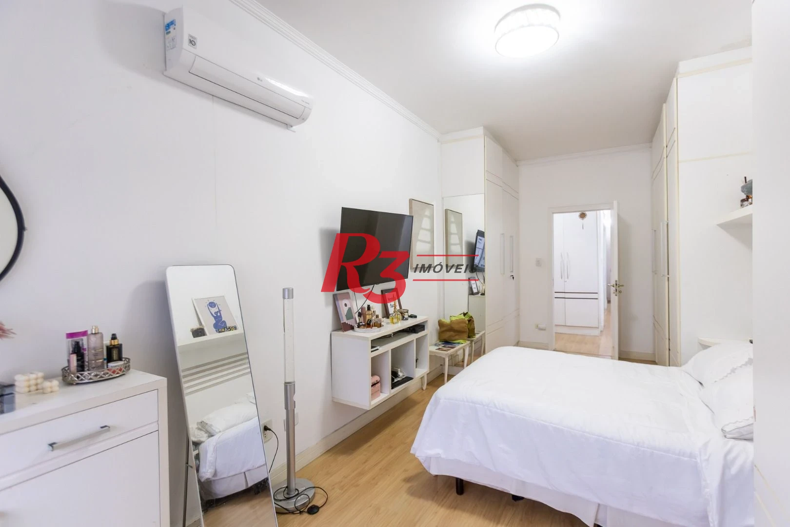 Apartamento com 3 dormitórios à venda, 210 m² por R$ 1.915.000,00 - Embaré - Santos/SP
