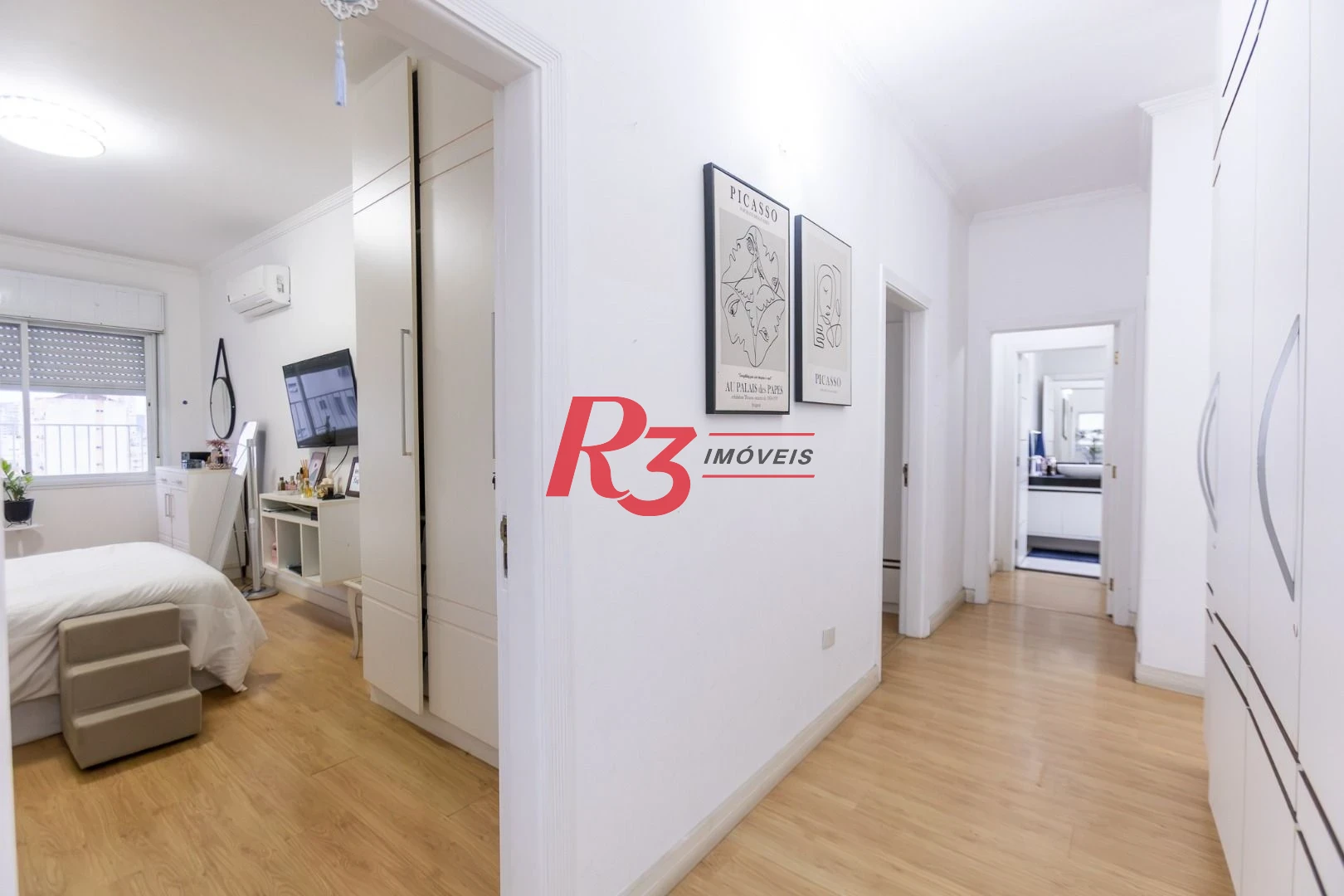 Apartamento com 3 dormitórios à venda, 210 m² por R$ 1.915.000,00 - Embaré - Santos/SP