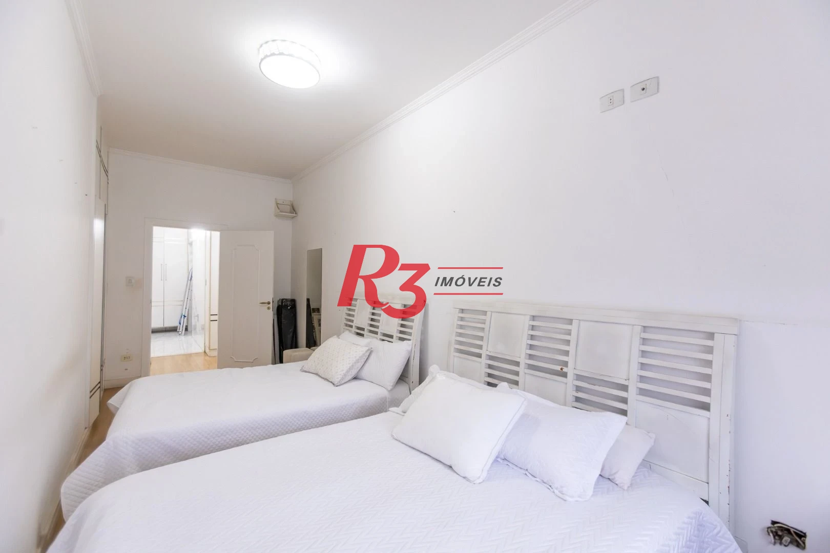 Apartamento com 3 dormitórios à venda, 210 m² por R$ 1.915.000,00 - Embaré - Santos/SP
