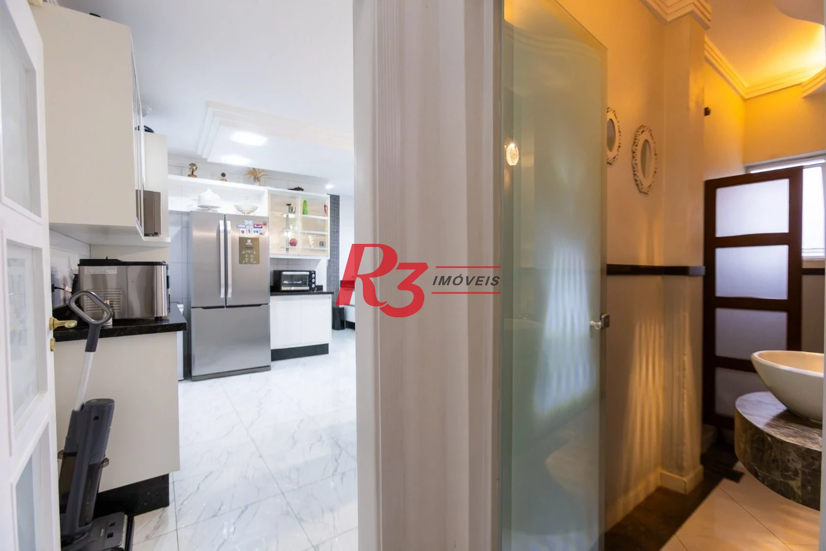 Apartamento com 3 dormitórios à venda, 210 m² por R$ 1.915.000,00 - Embaré - Santos/SP