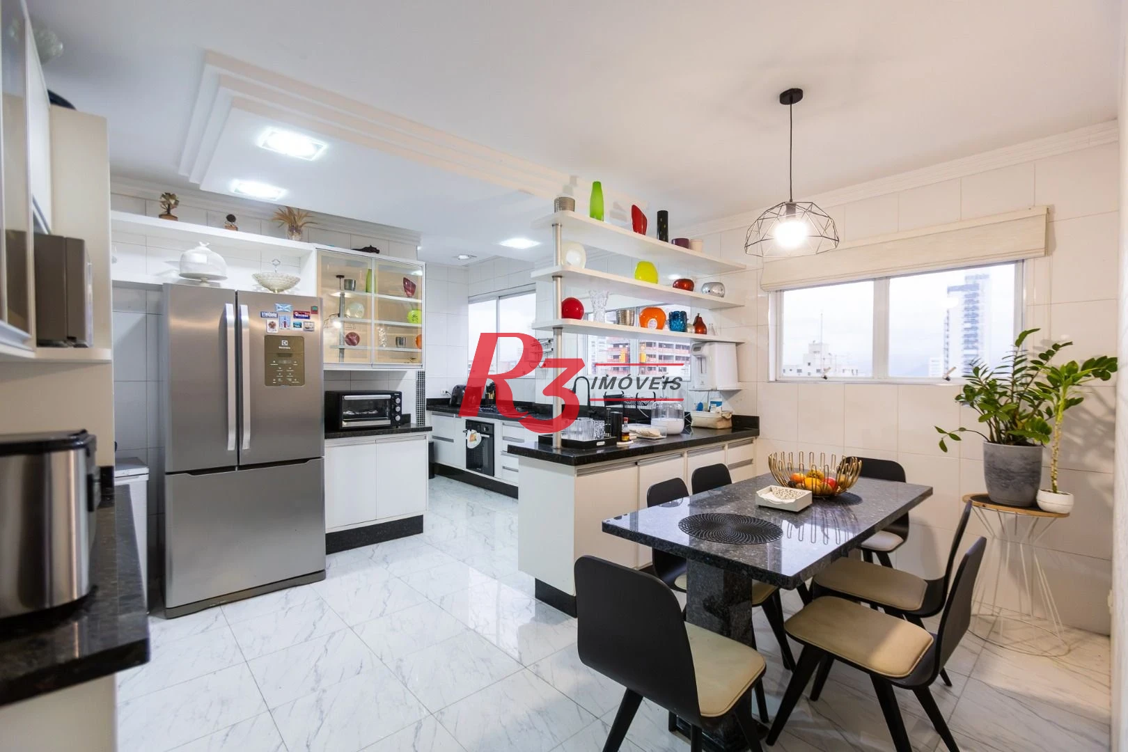 Apartamento com 3 dormitórios à venda, 210 m² por R$ 1.915.000,00 - Embaré - Santos/SP