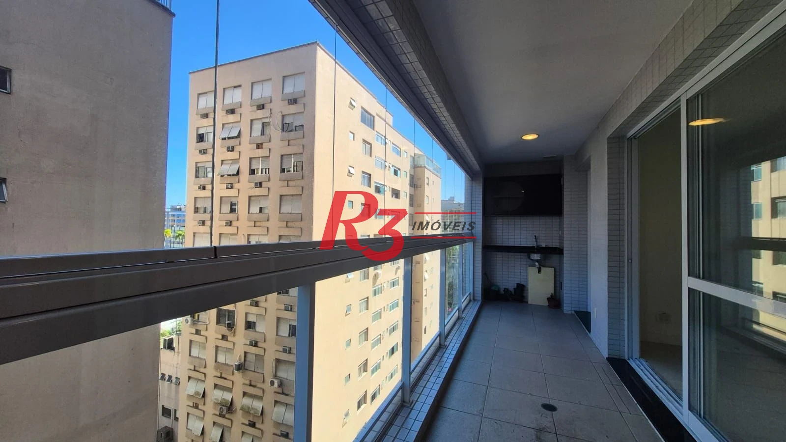 Apartamento com 2 dormitórios para alugar, 80 m² por R$ 6.700,02/mês - Gonzaga - Santos/SP