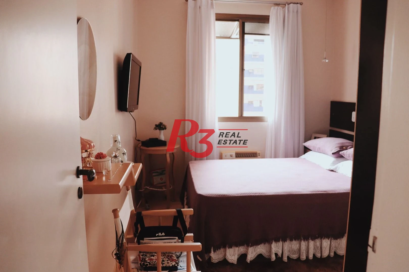 Apartamento com 2 dormitórios à venda, 58 m² por R$ 360.000,00 - Centro - São Vicente/SP