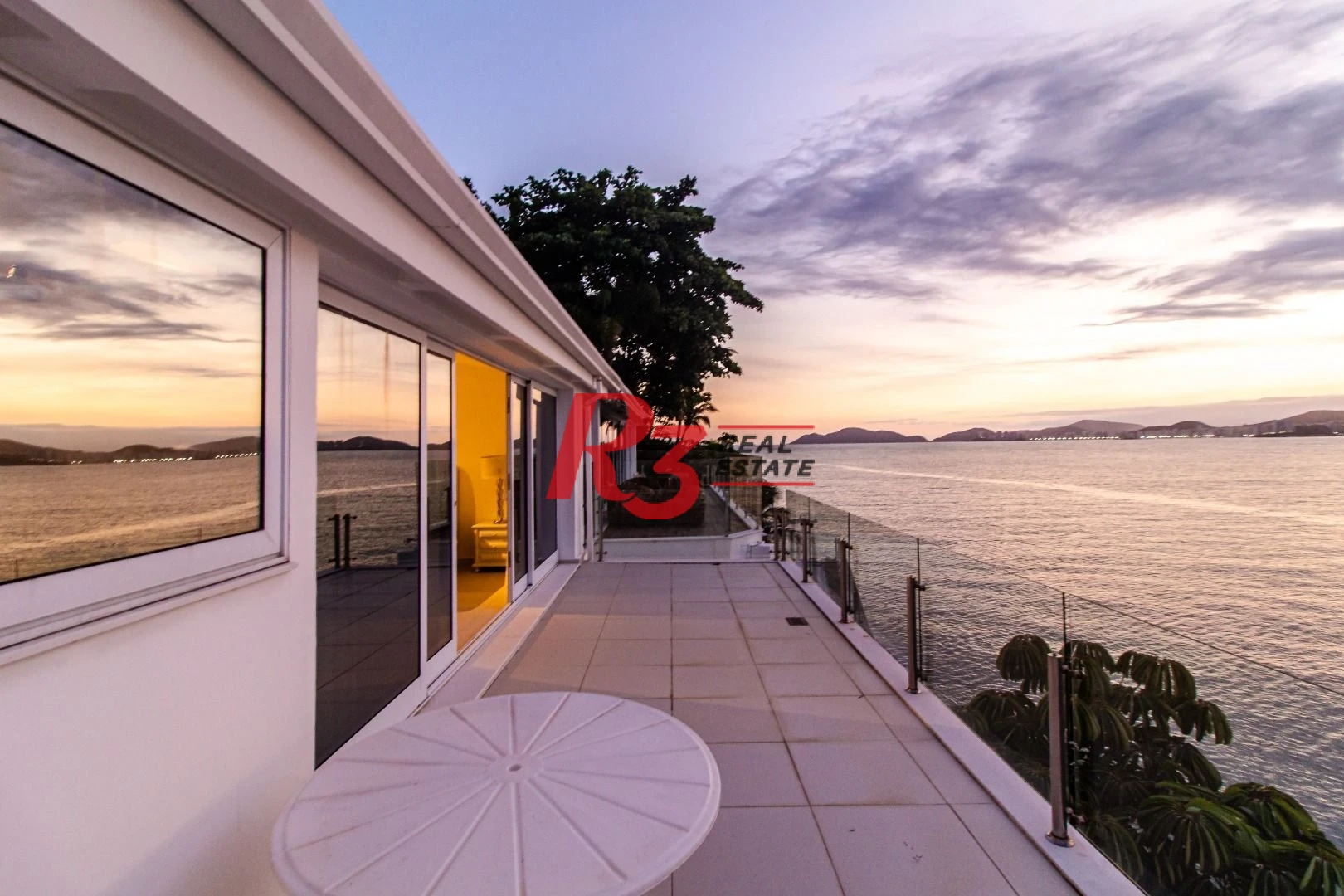 Apartamento Duplex para alugar, 292 m² por R$ 27.360,61/mês - Loteamento João Batista Julião - Guarujá/SP