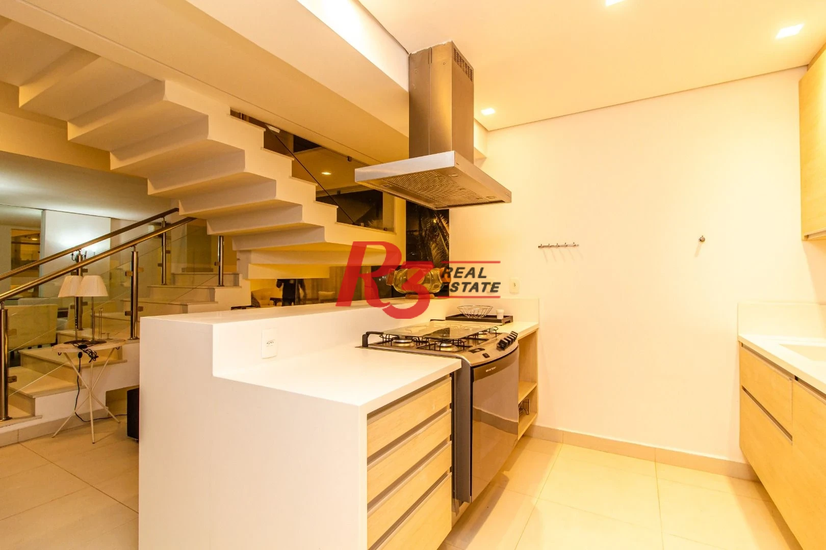 Apartamento Duplex para alugar, 292 m² por R$ 27.360,61/mês - Loteamento João Batista Julião - Guarujá/SP