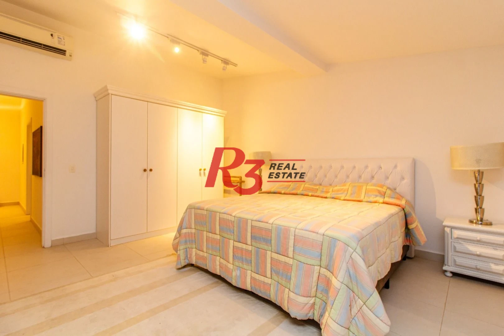 Apartamento Duplex para alugar, 292 m² por R$ 27.360,61/mês - Loteamento João Batista Julião - Guarujá/SP