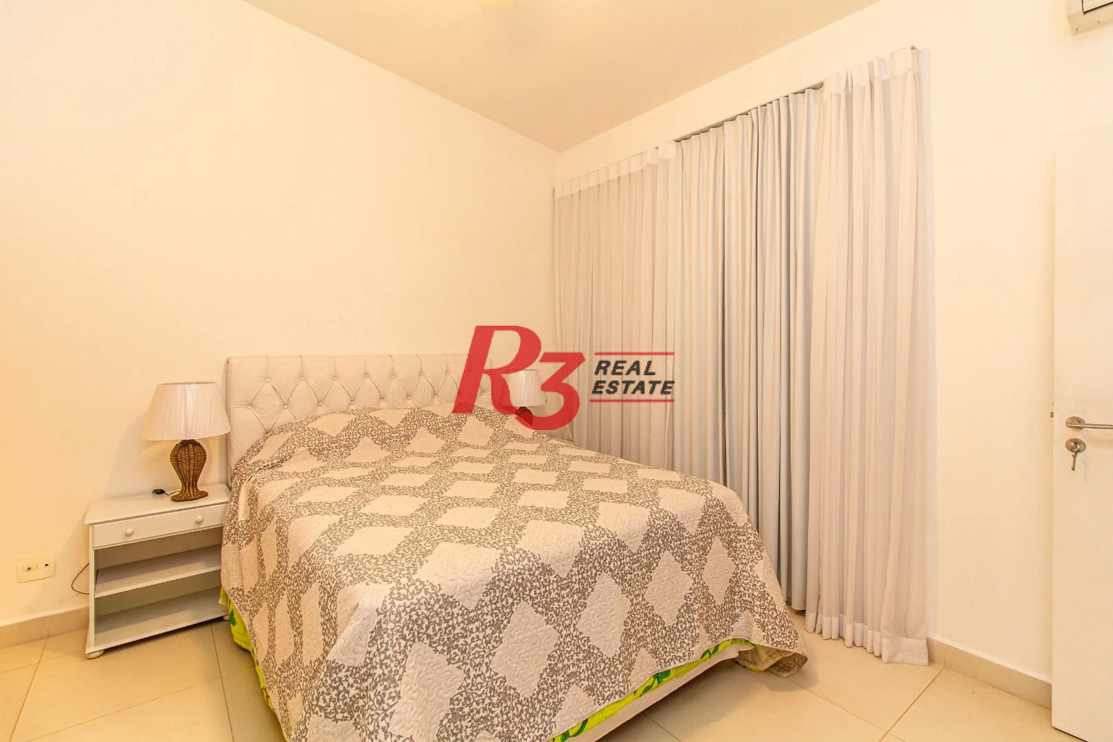 Apartamento Duplex para alugar, 292 m² por R$ 27.360,61/mês - Loteamento João Batista Julião - Guarujá/SP