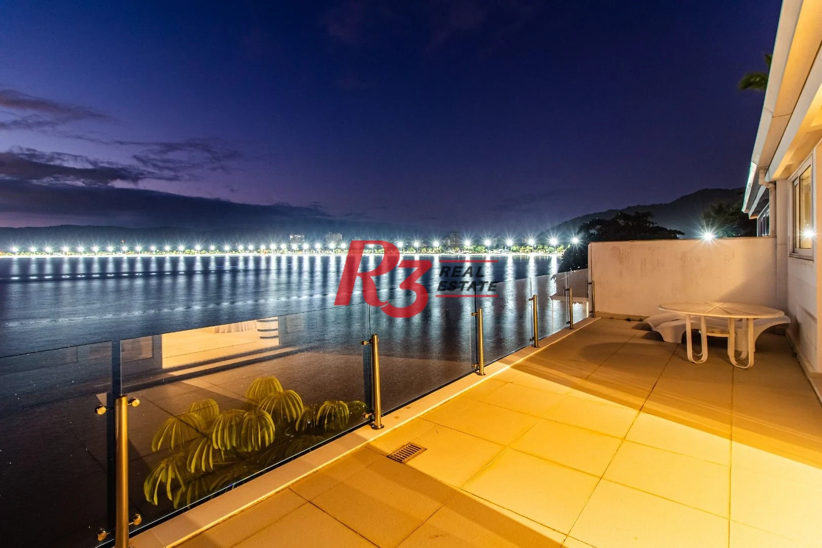 Apartamento Duplex para alugar, 292 m² por R$ 27.360,61/mês - Loteamento João Batista Julião - Guarujá/SP