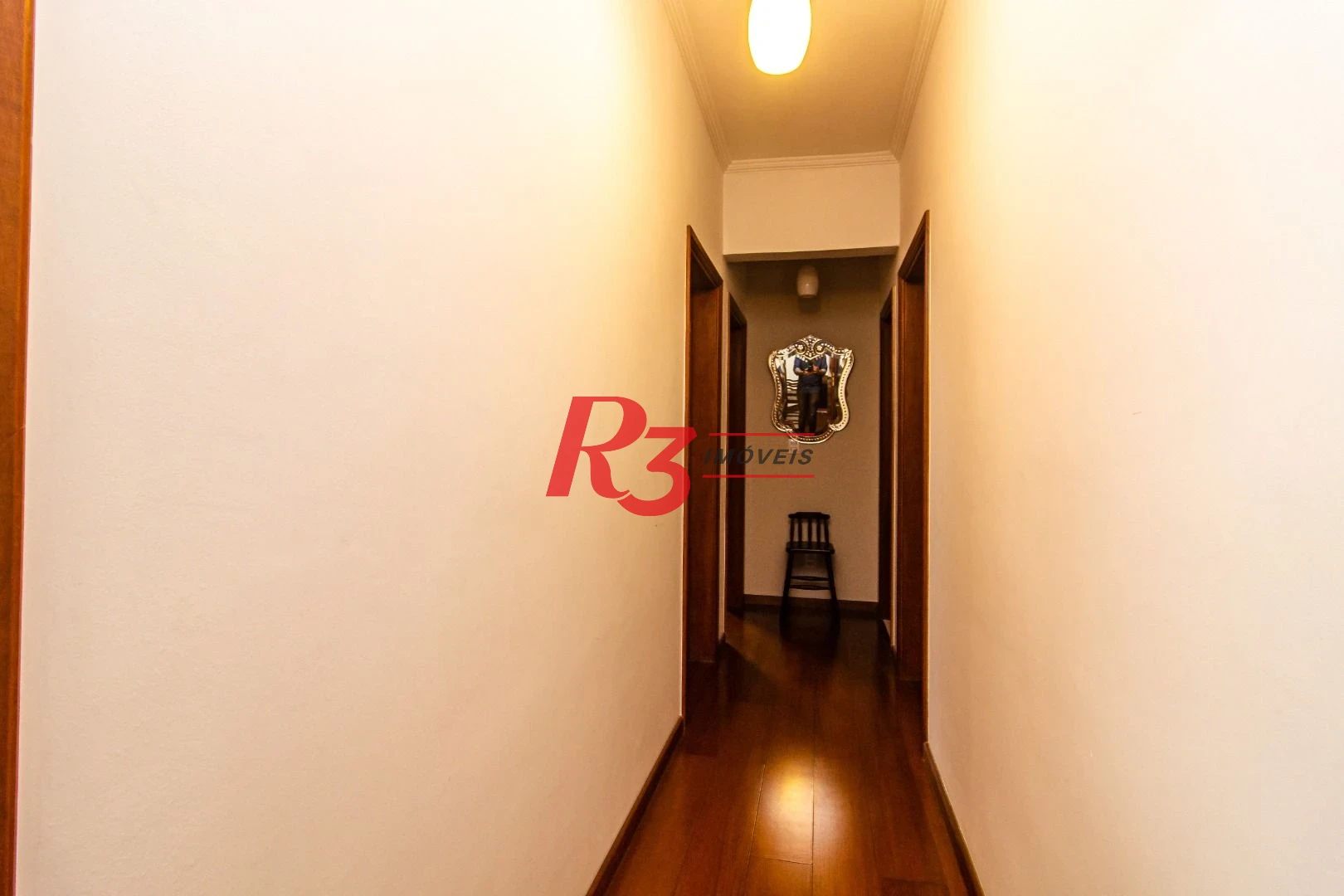 LINDO, REFORMADO E AMPLO AP. À VENDA NA PONTA DA PRAIA ! 162 M², 3 DORMS, 2 VAGAS, VISTA MAR !! OPORTUNIDADE !!!