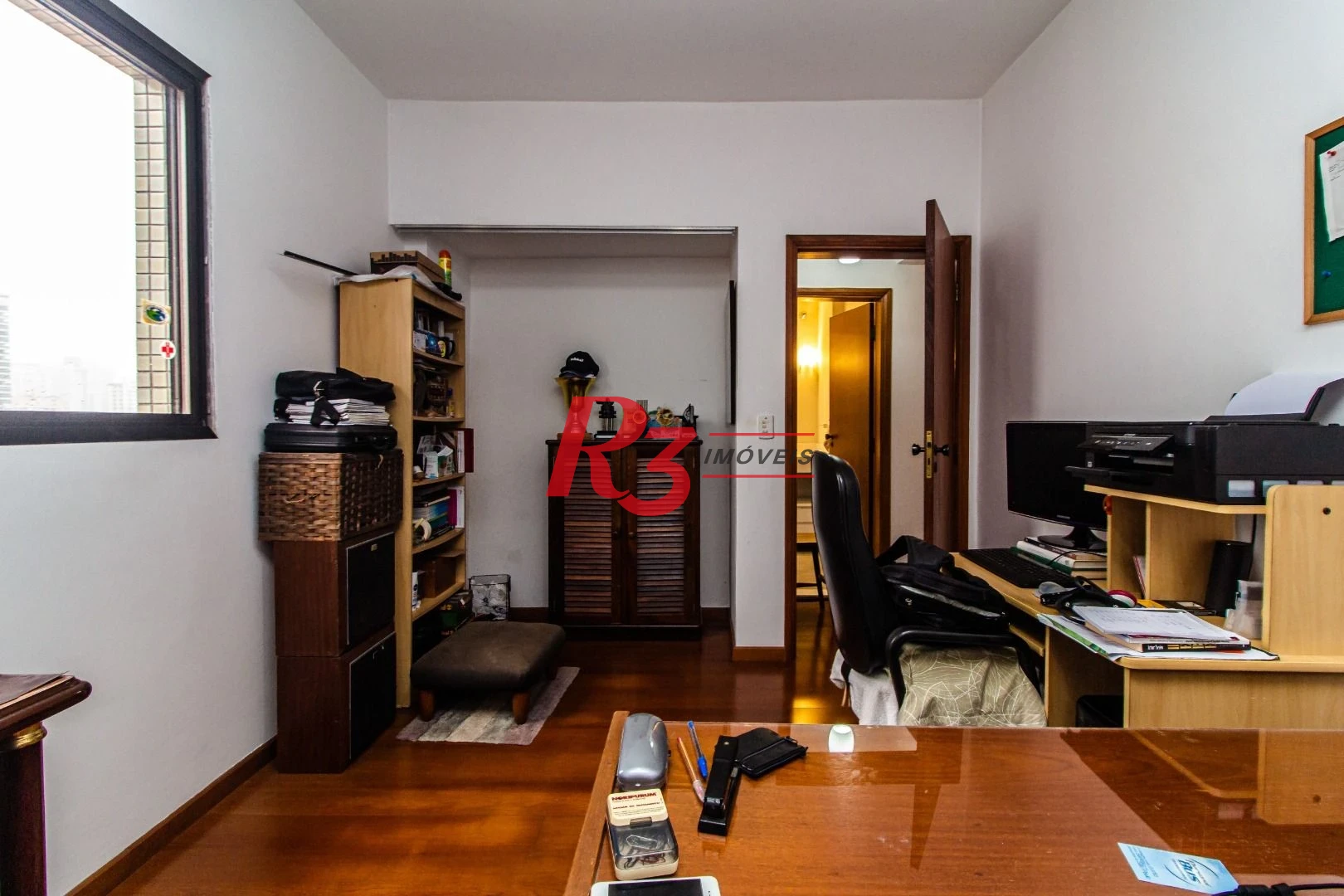 LINDO, REFORMADO E AMPLO AP. À VENDA NA PONTA DA PRAIA ! 162 M², 3 DORMS, 2 VAGAS, VISTA MAR !! OPORTUNIDADE !!!